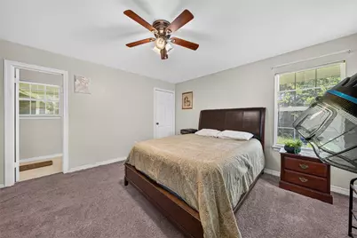 6039 Willow Glen Drive, Houston, TX 77033 - Photo 21