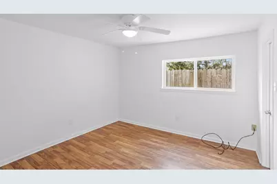 1408 Hughes Street #7, Houston, TX 77023 - Photo 21