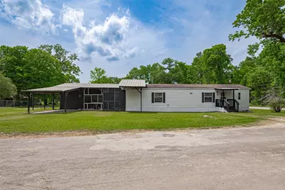 506 South Oakhurst Drive, Livingston, TX 77351 - Photo 1