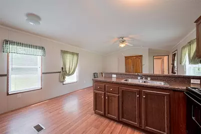 506 South Oakhurst Drive, Livingston, TX 77351 - Photo 17