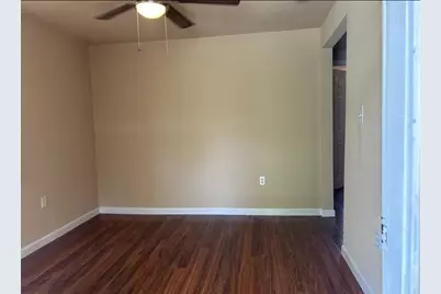 819 E Guadalupe St, La Grange, TX 78945 - Photo 5