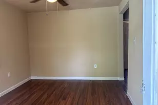 819 E Guadalupe St, La Grange, TX 78945 - Photo 5