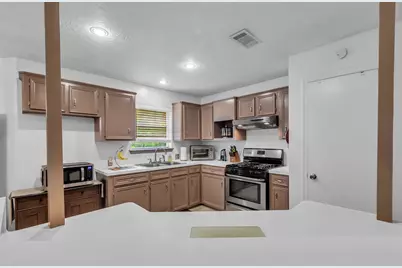 3360 Knob Oaks Drive, Huntsville, TX 77340 - Photo 9