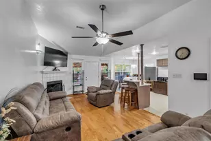 3360 Knob Oaks Dr, Huntsville, TX 77340 - Photo 3