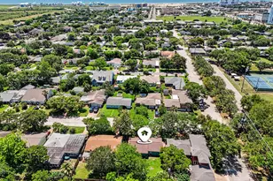 126 Bonita Ave, Galveston, TX 77550 - Photo 31