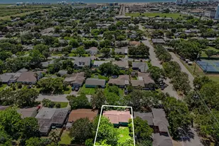 126 Bonita Ave, Galveston, TX 77550 - Photo 33