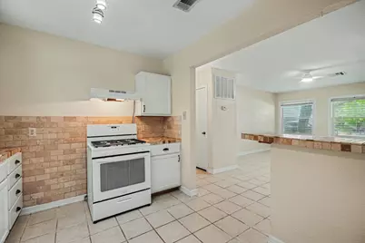 126 Bonita Avenue, Galveston, TX 77550 - Photo 15
