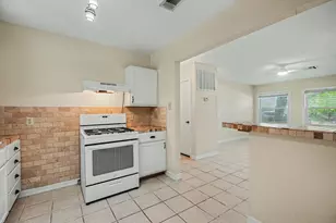 126 Bonita Ave, Galveston, TX 77550 - Photo 15