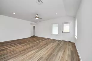 9035 Rose Water Trl, Iowa Colony, TX 77583 - Photo 21