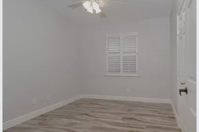 203 S Brooksedge Circle, The Woodlands, TX 77382 - Photo 13