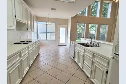 117 S Laguna Pointe Drive, League City, TX 77573 - Photo 3