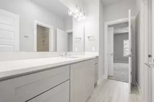 1414 W 34th 1/2 St, Houston, TX 77018 - Photo 21