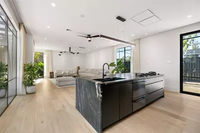 419 W 30th Street, Houston, TX 77018 - Photo 9