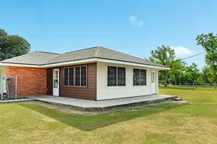 2922 County Rd 209, Danbury, TX 77534 - Photo 13