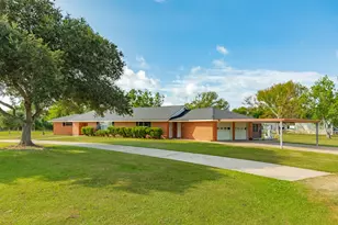 2922 County Rd 209, Danbury, TX 77534 - Photo 9