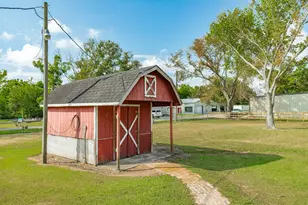 2922 County Rd 209, Danbury, TX 77534 - Photo 15