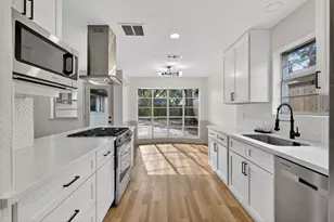 16122 Rill Ln, Houston, TX 77062 - Photo 5