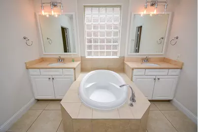 11 Waterfall Way, Tomball, TX 77375 - Photo 19