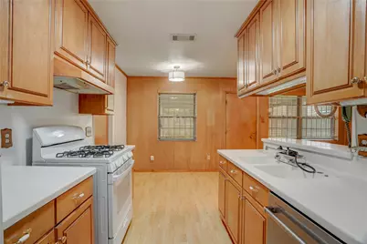 1810 Locksford Street, Houston, TX 77008 - Photo 5