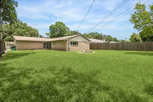 5827 Southminster Dr, Houston, TX 77035 - Photo 5