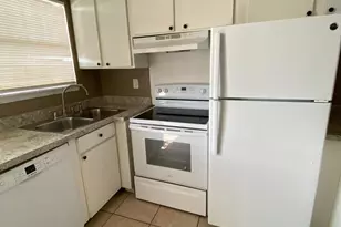 6305 Westward St, Houston, TX 77081 - Photo 5