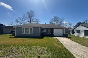 209 Lakewood Dr, Baytown, TX 77520 - Photo 11