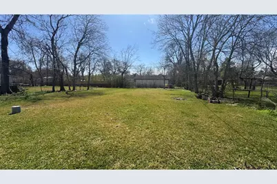 209 Lakewood Drive, Baytown, TX 77520 - Photo 15