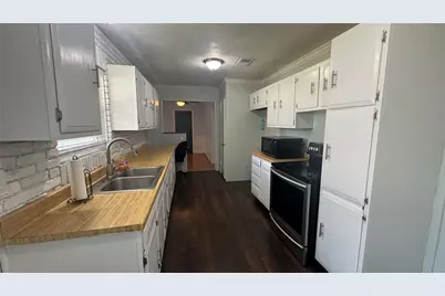 209 Lakewood Drive, Baytown, TX 77520 - Photo 5