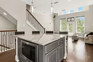 419 T C Jester Blvd, Houston, TX 77007 - Photo 13