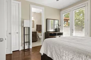 419 T C Jester Blvd, Houston, TX 77007 - Photo 7