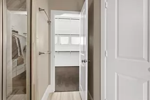 419 T C Jester Blvd, Houston, TX 77007 - Photo 23