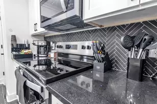 4013 Falls St, Houston, TX 77026 - Photo 5