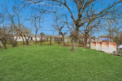 10506 Sierra Drive, Houston, TX 77051 - Photo 9