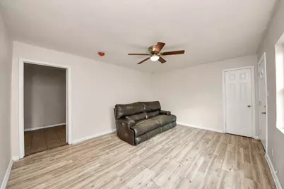 10506 Sierra Drive, Houston, TX 77051 - Photo 11