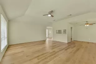 2775 Glen Haven Dr, League City, TX 77573 - Photo 3