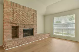 2775 Glen Haven Dr, League City, TX 77573 - Photo 5