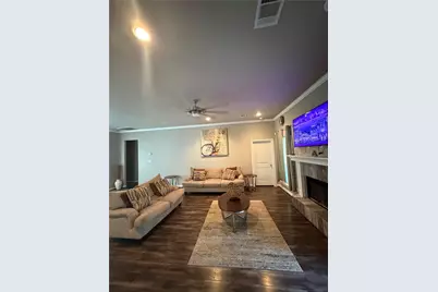 8150 Sharondale Drive, Houston, TX 77033 - Photo 5