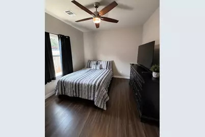 8150 Sharondale Drive, Houston, TX 77033 - Photo 3