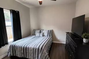 8150 Sharondale Dr, Houston, TX 77033 - Photo 3