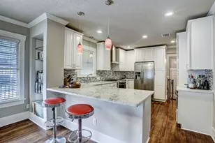 801 Le Green St, Houston, TX 77008 - Photo 3