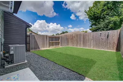 3107 Webster Street #B, Houston, TX 77004 - Photo 35
