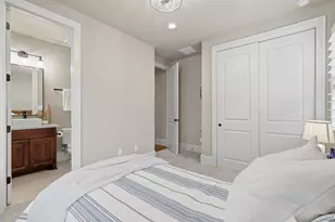 6 Birch Canoe Dr, The Woodlands, TX 77375 - Photo 31