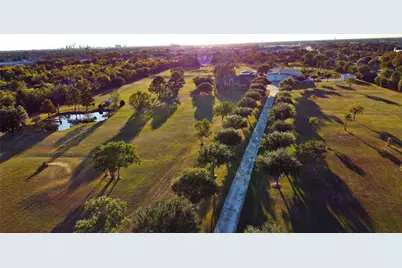 623 Barkaloo Road, Baytown, TX 77521 - Photo 3