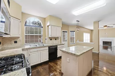 15606 Lago Villa Drive, Tomball, TX 77377 - Photo 9