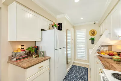 7700 Seawall Boulevard #410, Galveston, TX 77551 - Photo 13