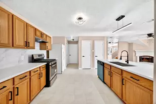 15014 Middle Oaks Blvd, Houston, TX 77082 - Photo 17