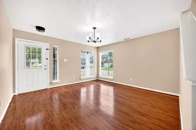 15014 Middle Oaks Boulevard, Houston, TX 77082 - Photo 9