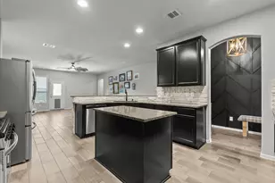 3114 Royal Albatross Dr, Texas City, TX 77590 - Photo 9