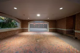 1802 Forest Gate Cir, Sugar Land, TX 77479 - Photo 3