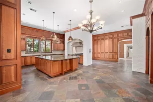 1802 Forest Gate Cir, Sugar Land, TX 77479 - Photo 9